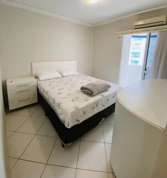 Apto A 100M Da Praia Central Balneário Camboriú